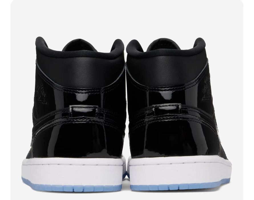 Air Jordan 1 mid se space jam .