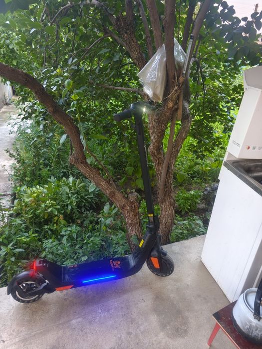 Электросамокат оригинал,350w，9.8am