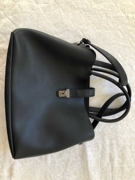 Дамска черна кожена чанта