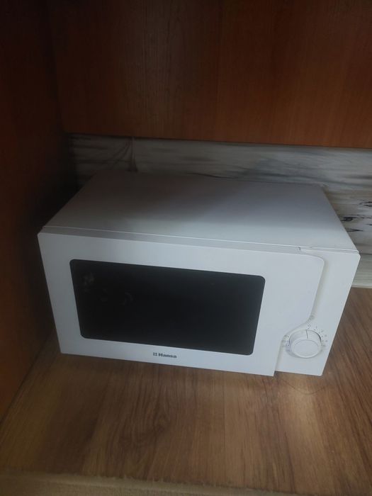 Микроволновка HANSA