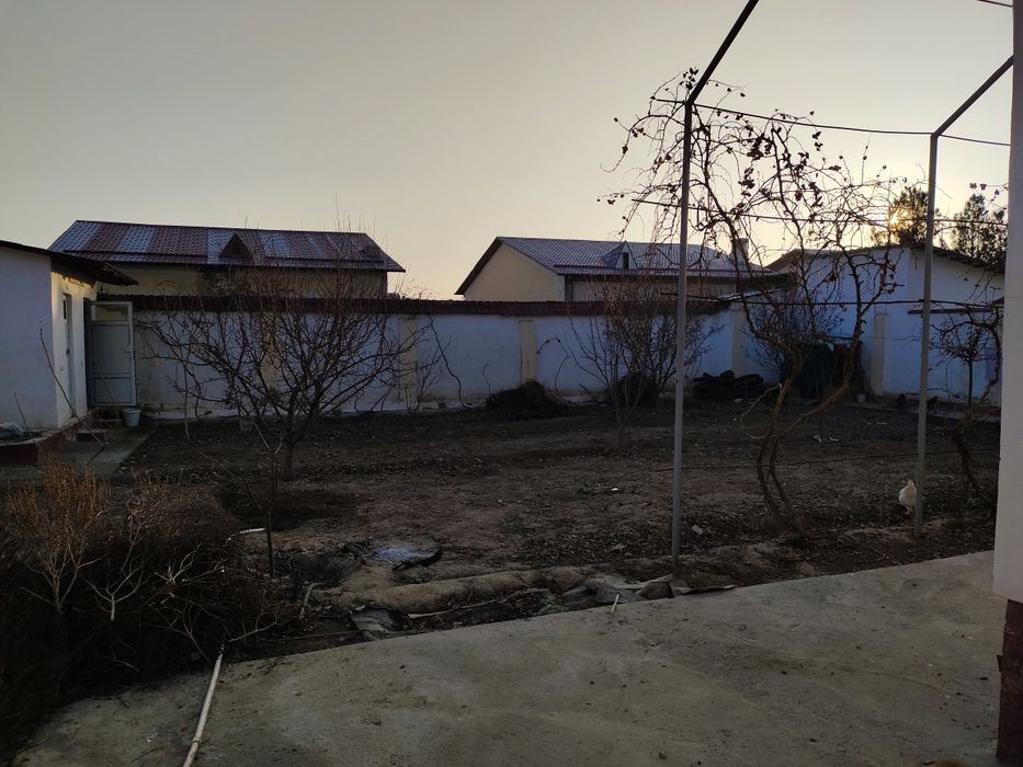 Уй сотилади Мирмирон массиви