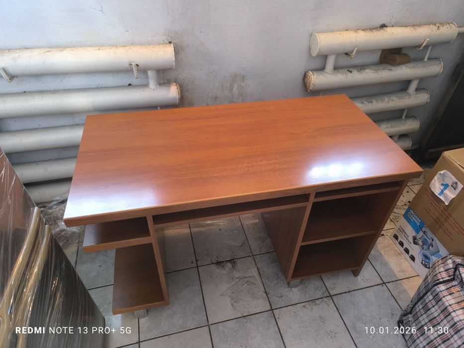 Продам компьютерный стол