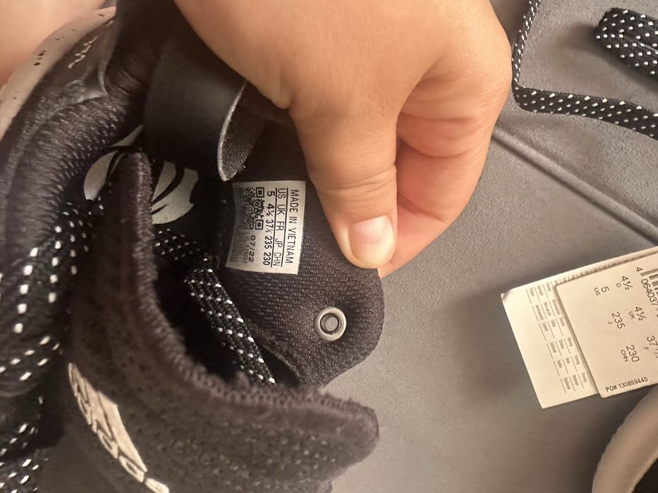Продам кроссовки adidas rose 773