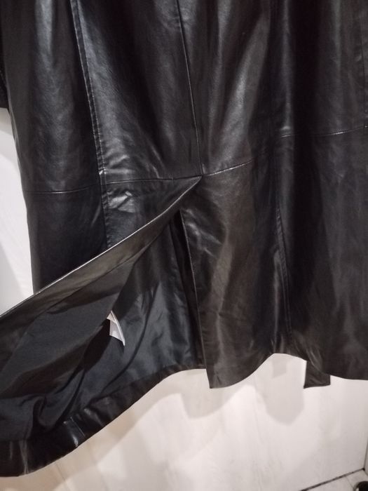 Нов кожен шлифер Bershka с ревери от пух