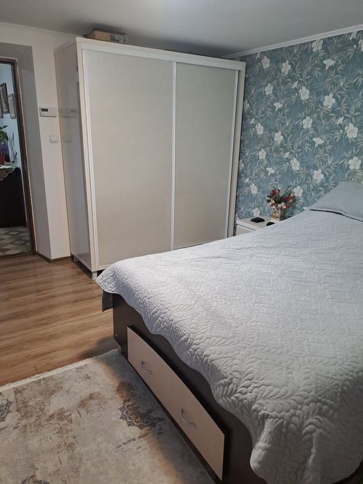 Vand casa Husi zona Răiești