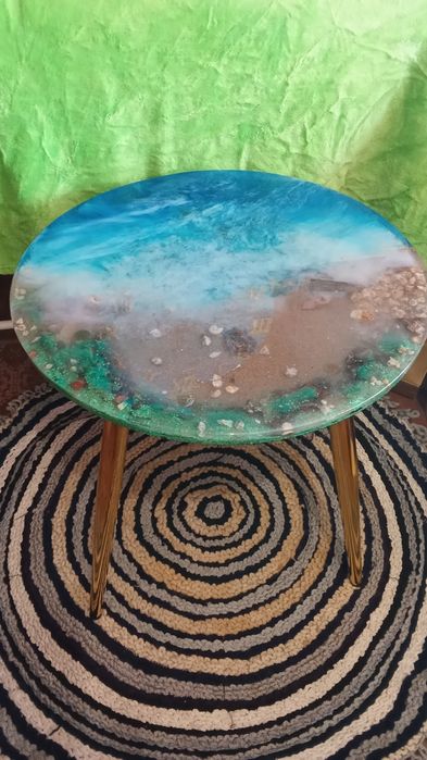 Холна маса в комплект със часовник и поднос