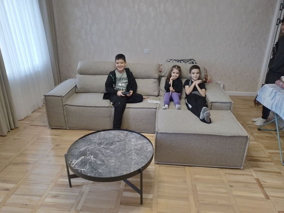 Журнальный стол .