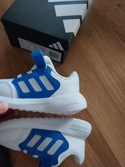 Adidas spumă mărimea 22