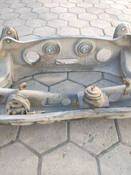 Подрамник задний на Мерседес w 210