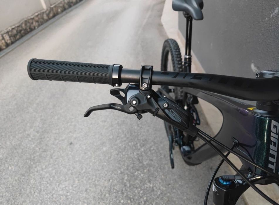 Нов Карбонов Велосипед 29" Giant 1х12 Sram Gx Fox Valve Live Bluetooth