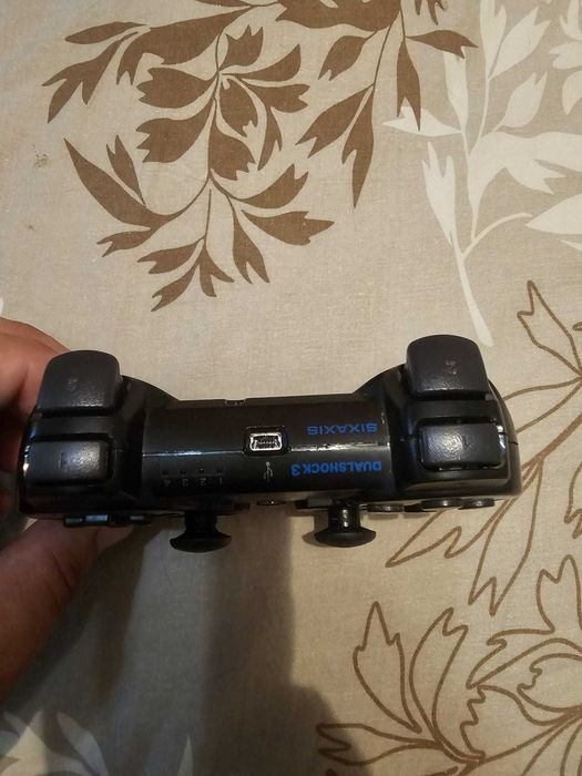 Controler PS3 nu e original