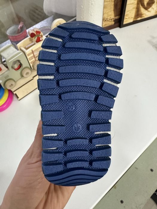 Новая детская обувь, размер уточняйте