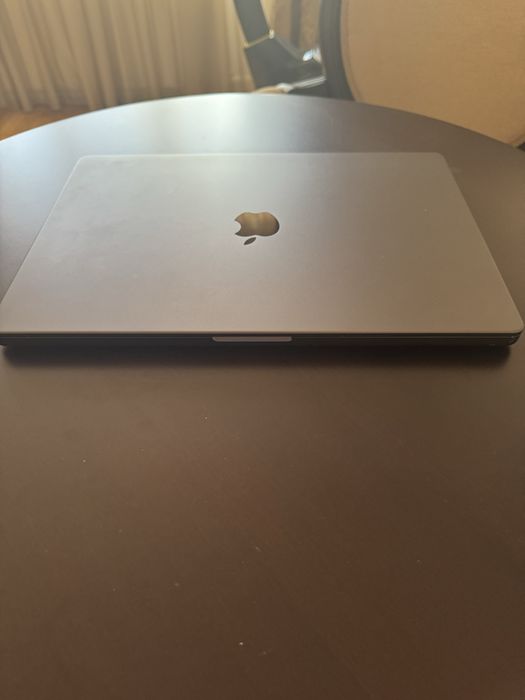 Macbook Pro 16.4’ M4 Max 48GB RAM 1TB SSD
