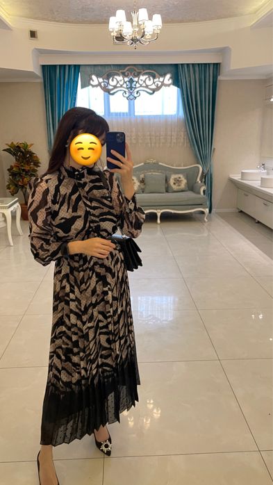 Платья красивая.