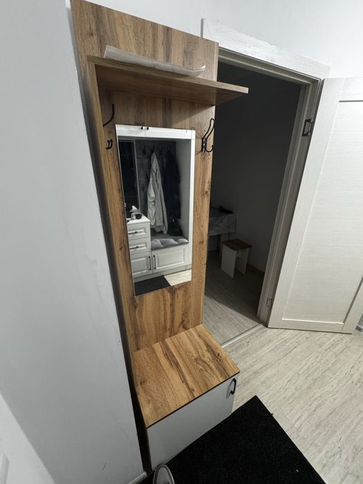 Шкаф в прихожую с зеркалом