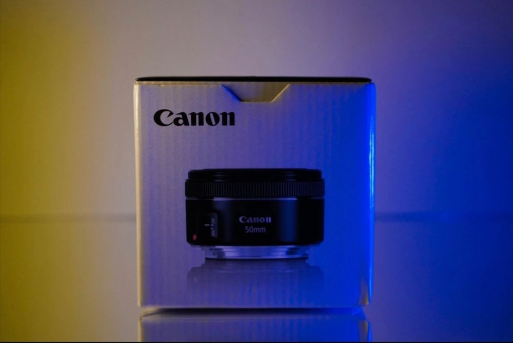 Aparat foto Canon EOS 2000D