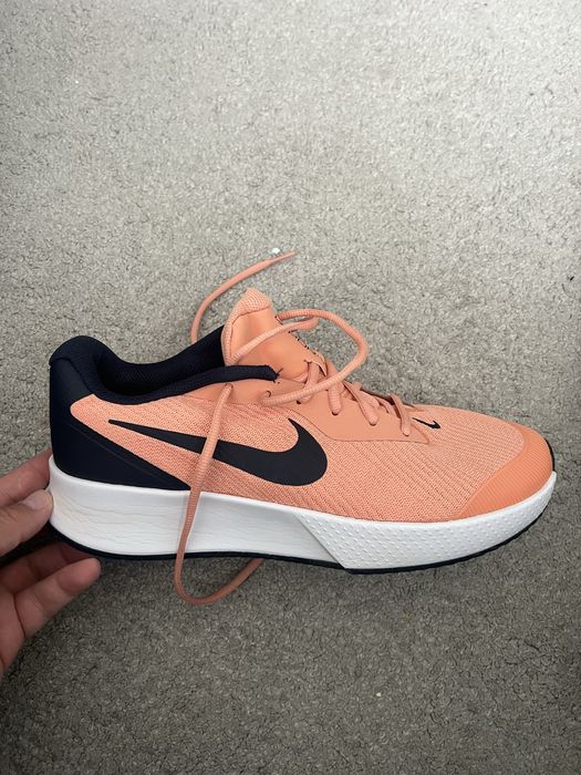 Нови Маратонки Nike за тенис на корт