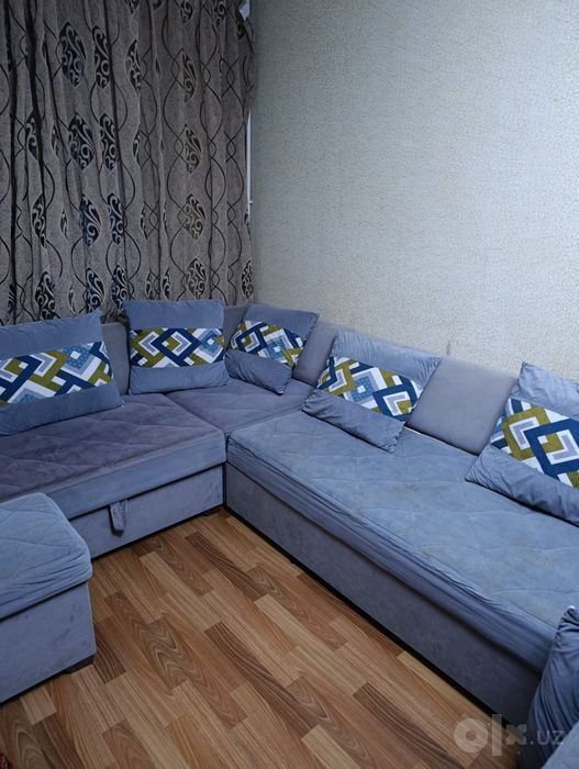 Огромный диван кровать