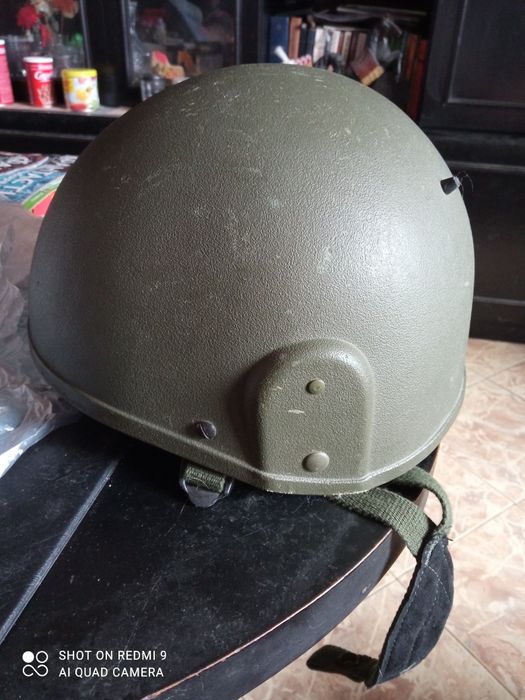 Кевларена военна каска