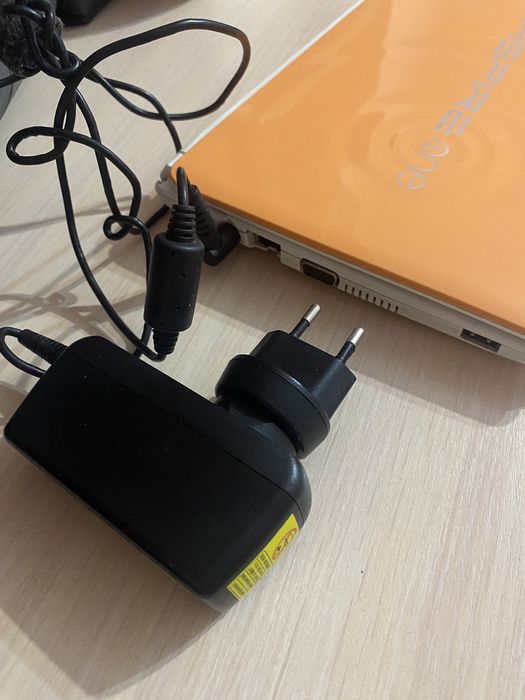 Продам нетбук срочноо