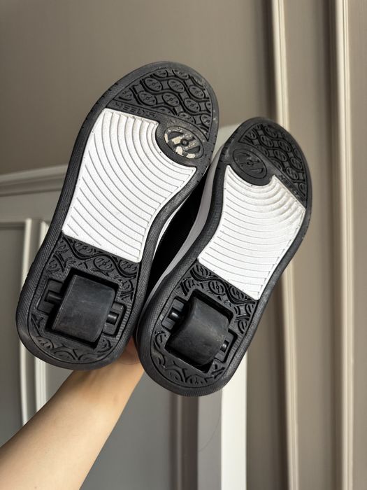 Кроссовки HEELYSс роликами, 35 размер, оригинал