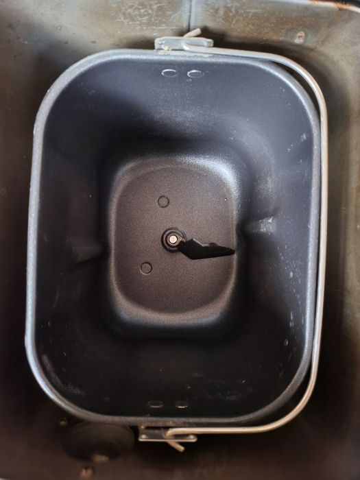 Masina de copt paine Gorenje relativ functionala