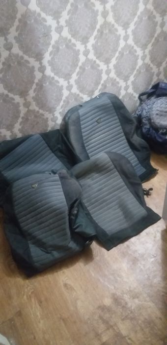 Чехлы от матиза б/у  надо стирать 50 тыс сум за все.