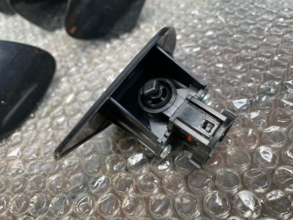 Крышки омывателя фар на Lexus RX 330