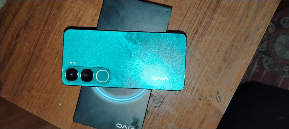 Продам VIVO V40lite