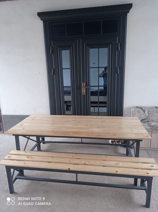 Стол со стульями