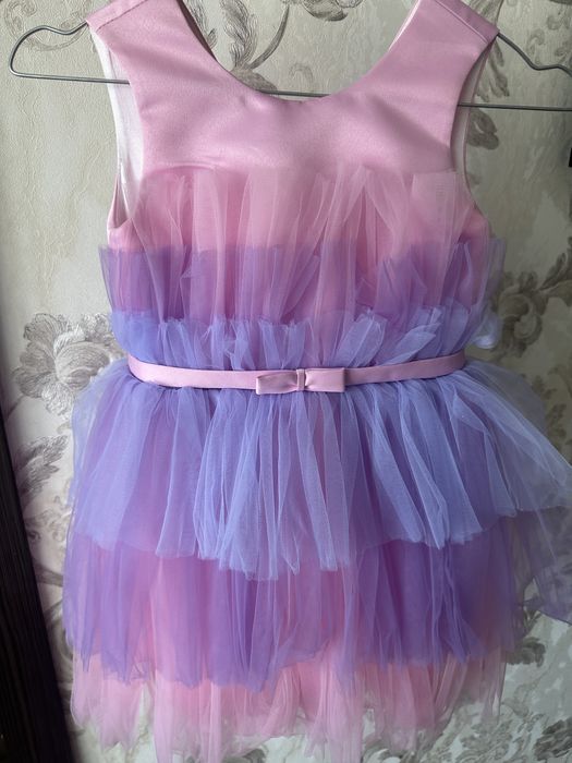 Платье детское в отличном состояние