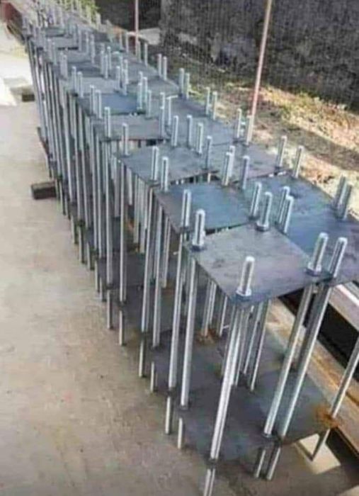 Vindem hale metalicie  15 lungime  8. Deschidere. 4  la strasna