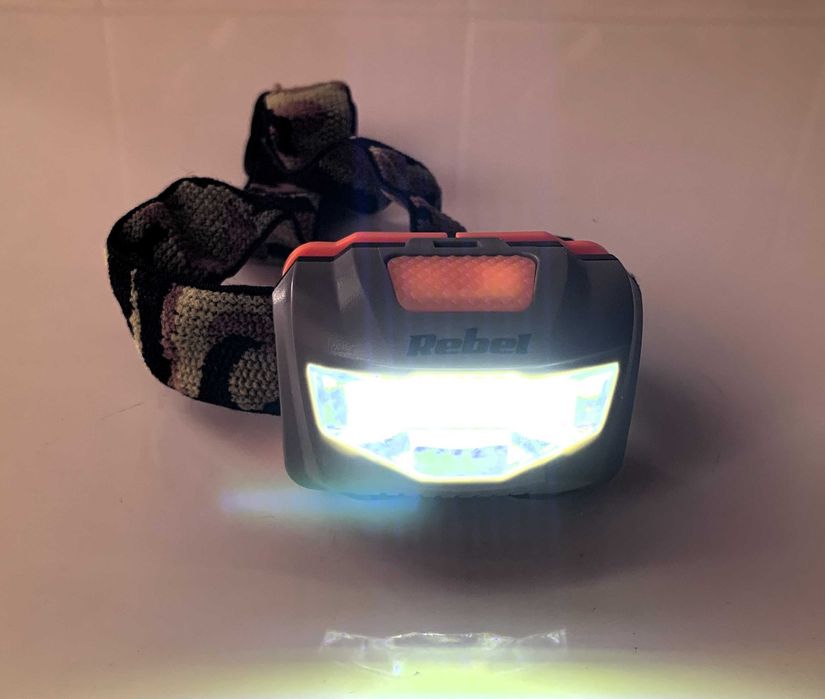 Lanterna de cap cu LED-uri Rebel noua
