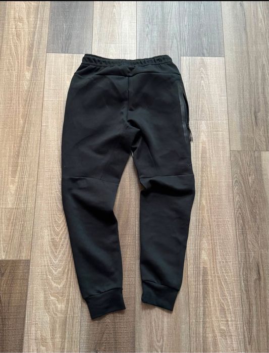 panatloni nike tech negri si grii