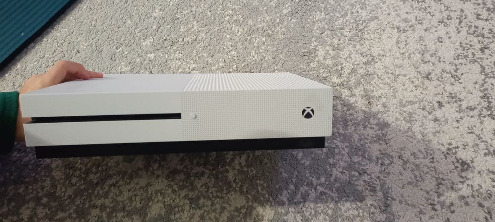 Xbox one s cu jocuri incluse jocurile se pot cumpăra și la bucată