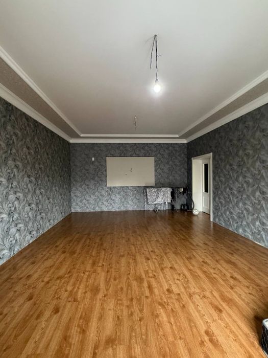 Xovli uy 2 etaj 8sotix yangi remontdan chiqgan