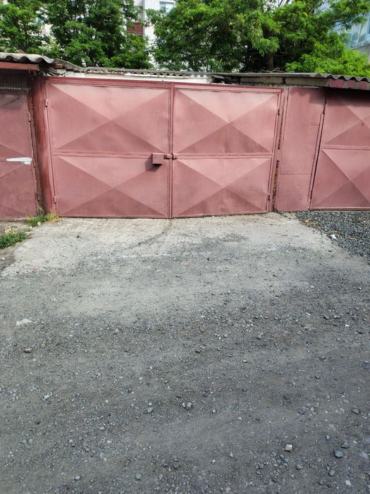 Ușă garaj din tabla