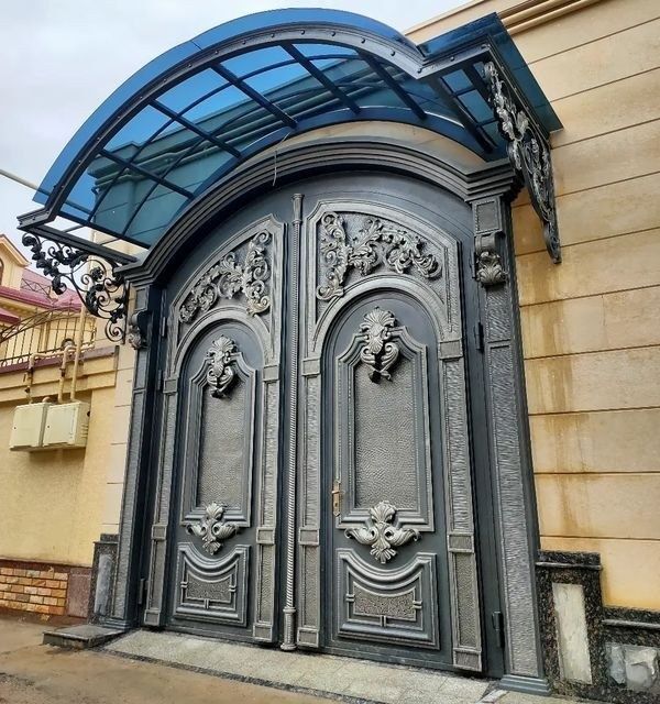 Ворота Darvoza Дарвоза ва Темир эшиклар
