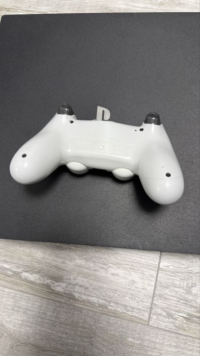 Playstation 4 (ps4) pro