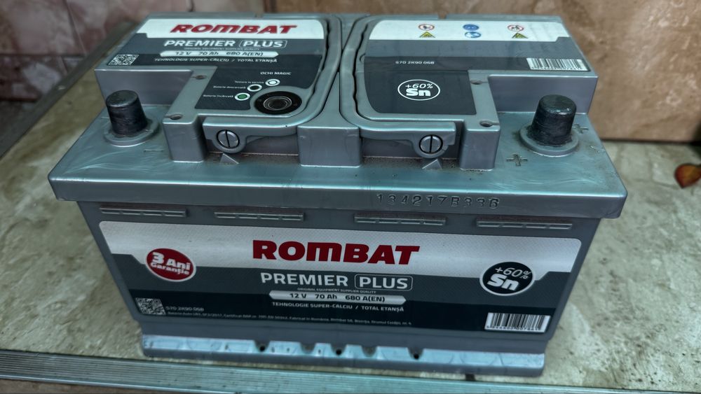 Baterie Acumulator auto Rombat Premier Plus 70 AH.