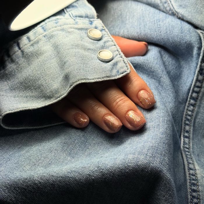 Unghii cu gel/semi cu apex/pedichiura estetica, zona Grand Arena