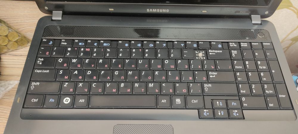 Ноутбук Samsung r525