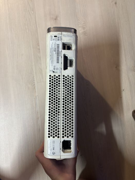 Xbox 360 cu 2 controlere si kinect