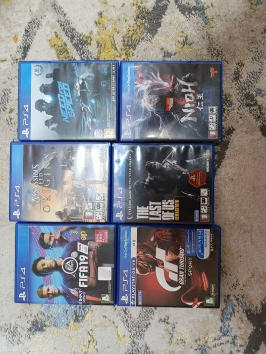 Продам ps4 в отличном состоянии