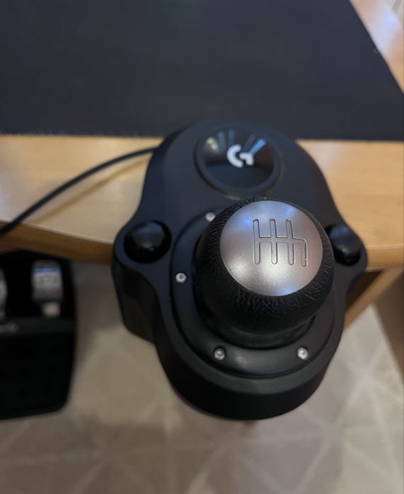 Logitech G29 волан със скоростен лост + 3 педала!