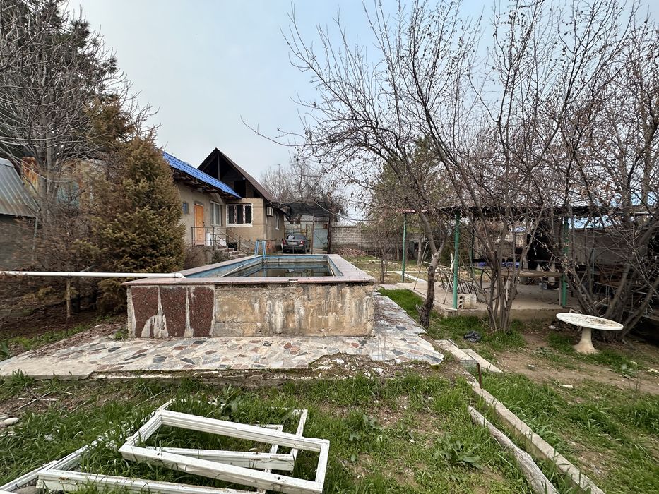 Продается дача 6 соток в паркенте.  Навбахор.