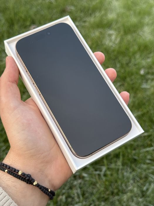 iPhone 16 Pro Gold / Ca Nou