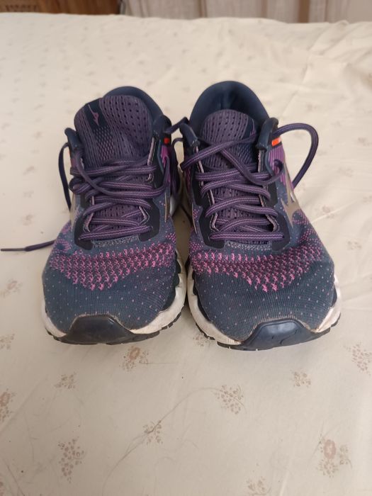 Прекрасни маркови маратонки MIZUNO WAVE HORIZON5 За 45 евро