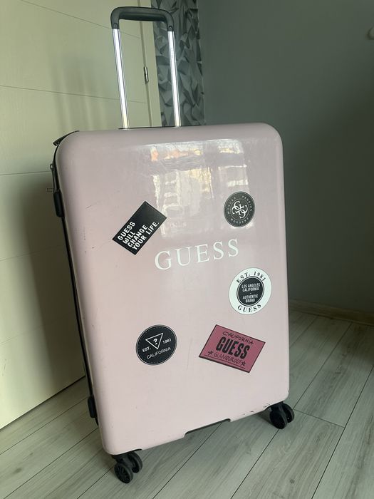 Голям куфар Guess