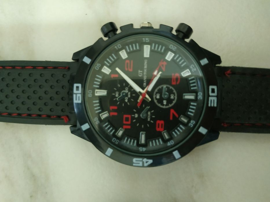 Trei ceasuri bărbătești noi